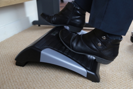 The perfect adjustable footrest for offices